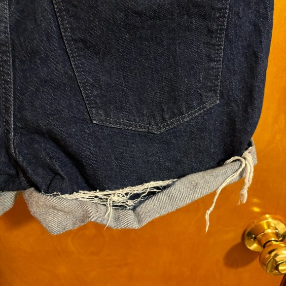 Universal Thread Vintage midi Shorts Size 10/30R Distressed Dark Denim - Picture 11 of 11